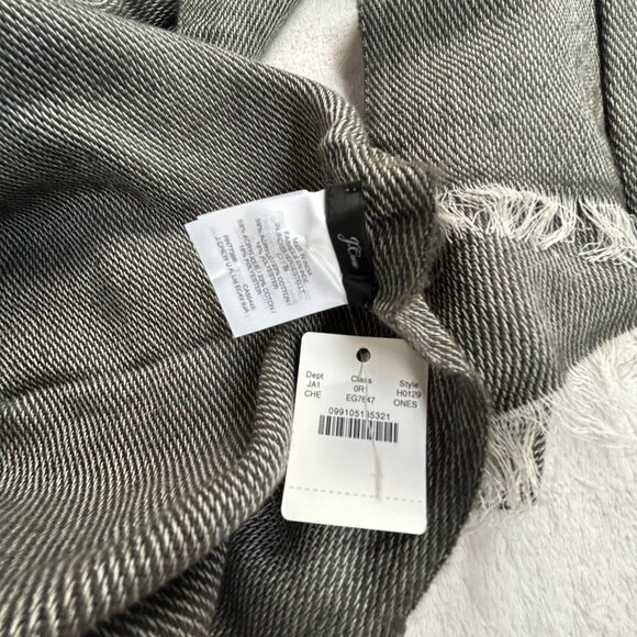 J.CREW Womens Chic Striped Cape Wrap Scarf Poncho Grey Striped Fringe H0129 New - Picture 2 of 7